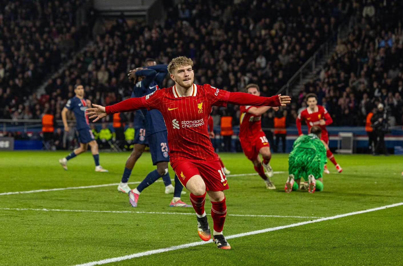 ayx-出色防守首场状态出色,尤文图斯观众沸腾!,德布劳内重返赛场全场沸腾不已的简单介绍